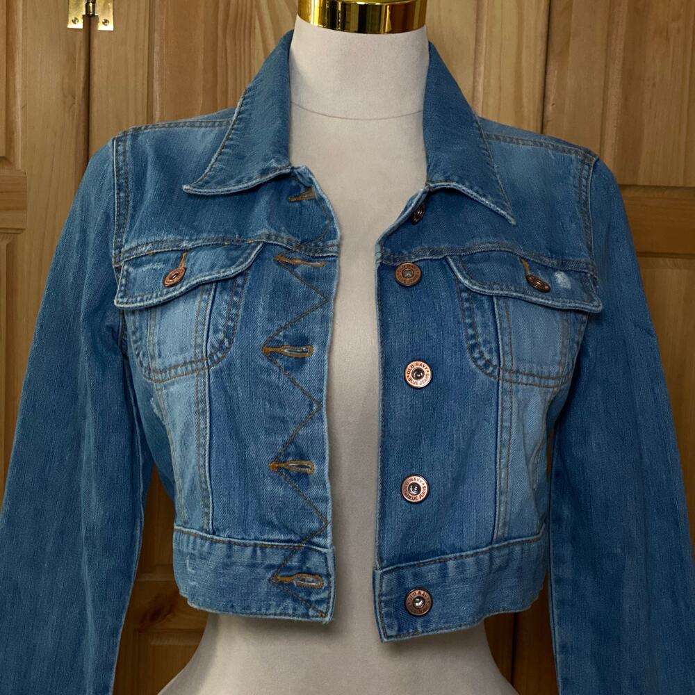 Vintage Y2K Old Navy Cropped Denim Jacket Lightwash Stitch Detail 100 Cotton Y2K - Picture 11 of 16